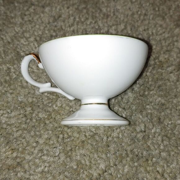 Vintage TEA CUP AND SAUCER Excellent condition - Picture 5 of 8